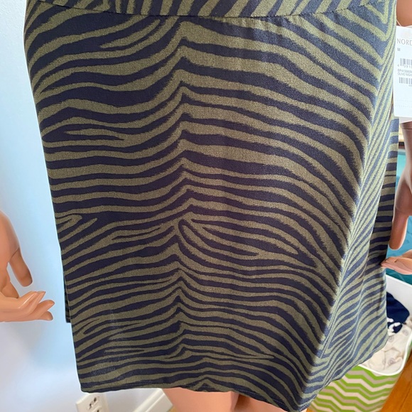 Nordstrom olive graphic skirt - Picture 1 of 6